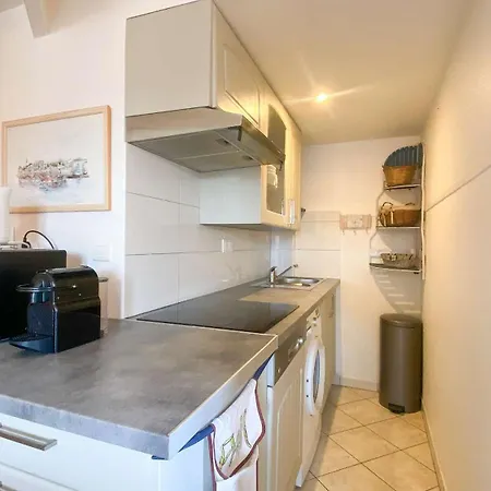 Apartament Dans Avec Piscine Proche Et Commerces